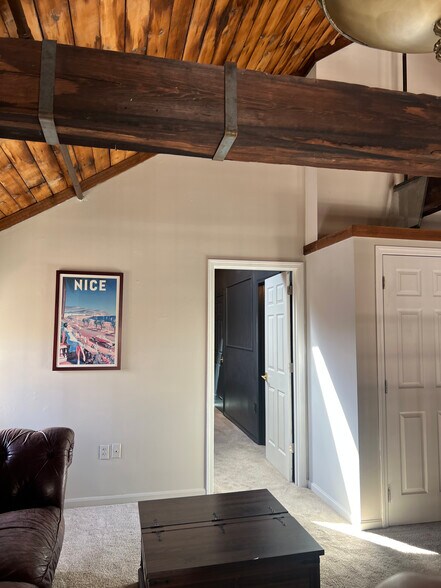 Building Photo - 51 W Blenkner St