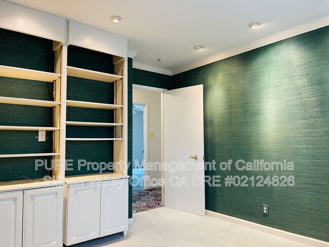 Building Photo - 1048 Savannah Drive