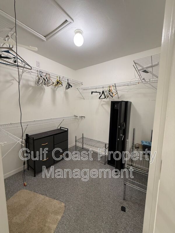 Building Photo - 2612 7th St W