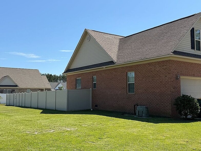 Building Photo - 1612 Linden Ln