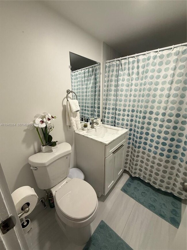 Building Photo - 2036 NE 21st Ave