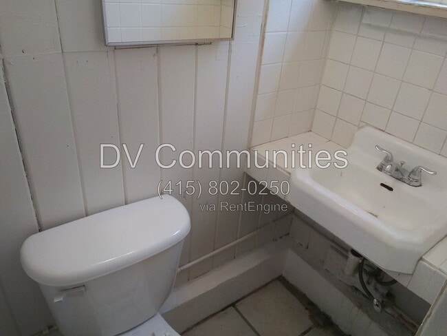 Building Photo - 2609 4th St S