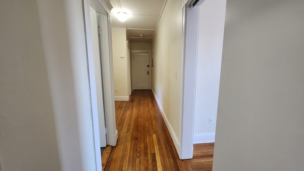 Building Photo - 160 Ipswich St