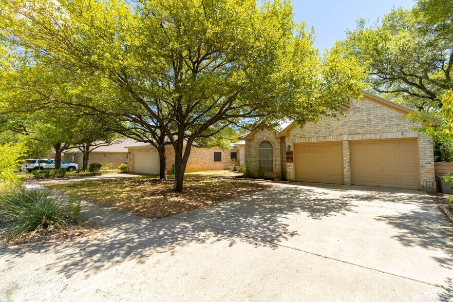 Building Photo - 8209 Forest Heights Ln