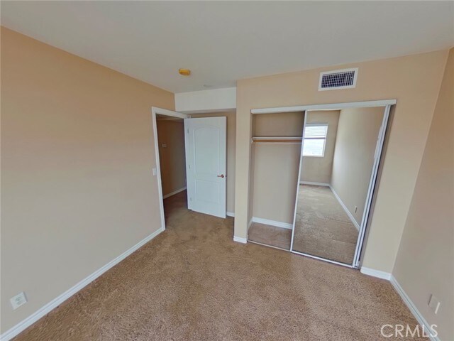 Building Photo - 700 N Hill Pl