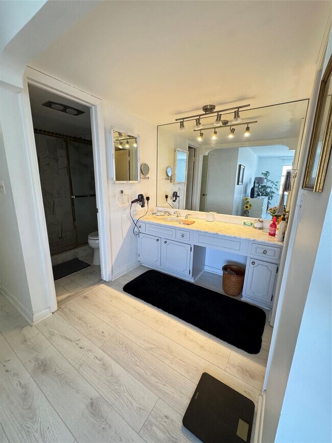 Building Photo - 5200 N Ocean Blvd