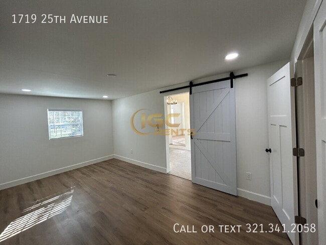 Building Photo - 1719 25th Ave