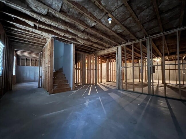 Building Photo - 370 Broadmoor Dr