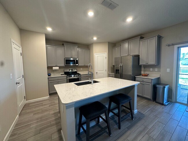 Building Photo - Spacious Home in Growing Area of St Johns County