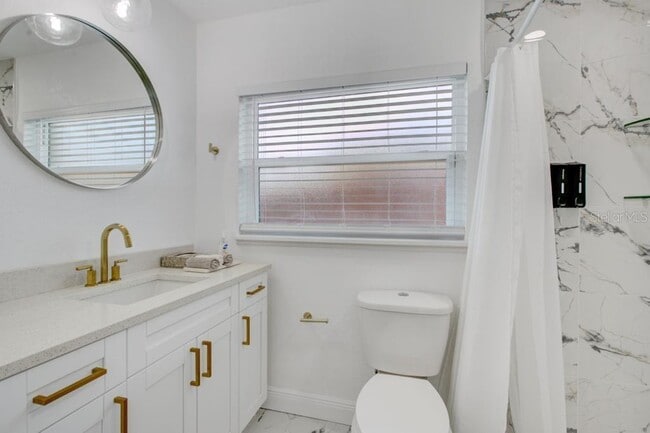 Building Photo - 2121 Greenbriar Blvd