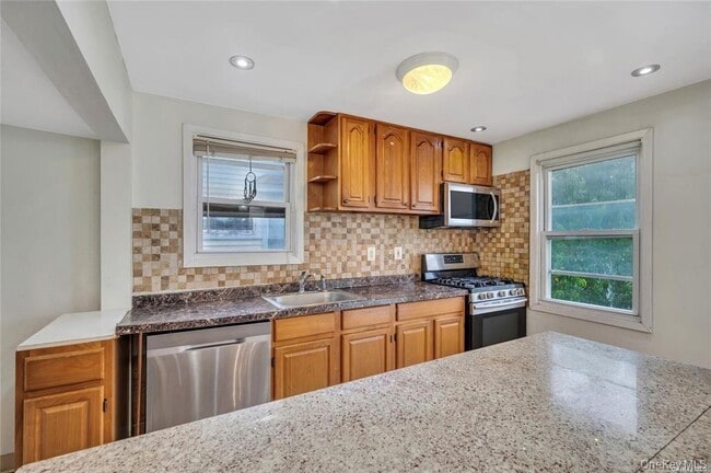 Building Photo - 109-21 215th St