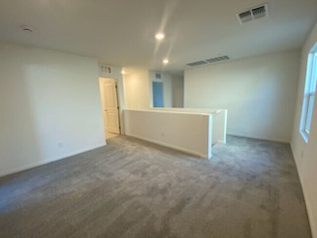 Building Photo - Gorgeous 4 bedroom ENERGY STAR certified 2...