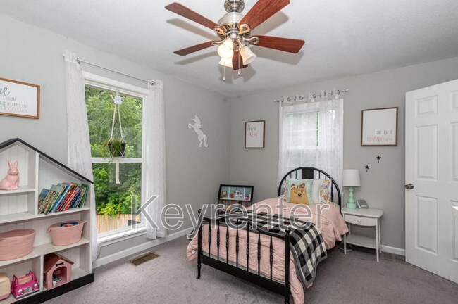 Building Photo - 2152 Ridgecrest Dr