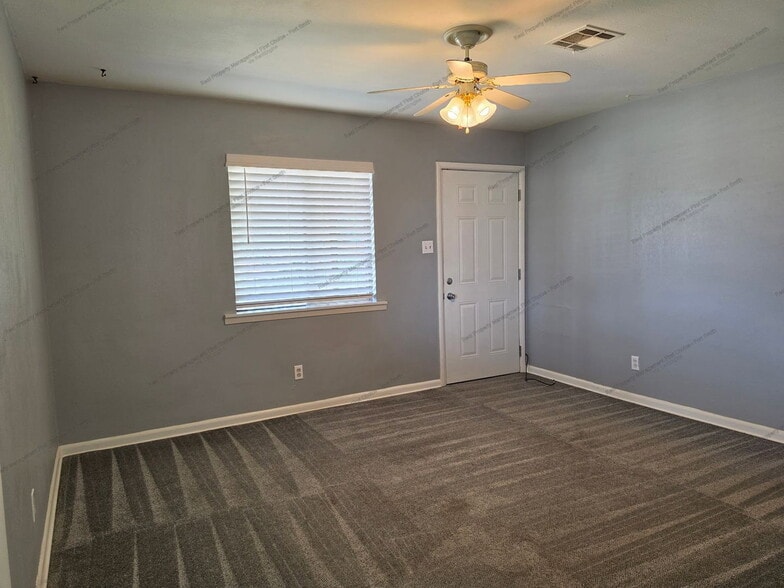 Building Photo - 825 Harrell St