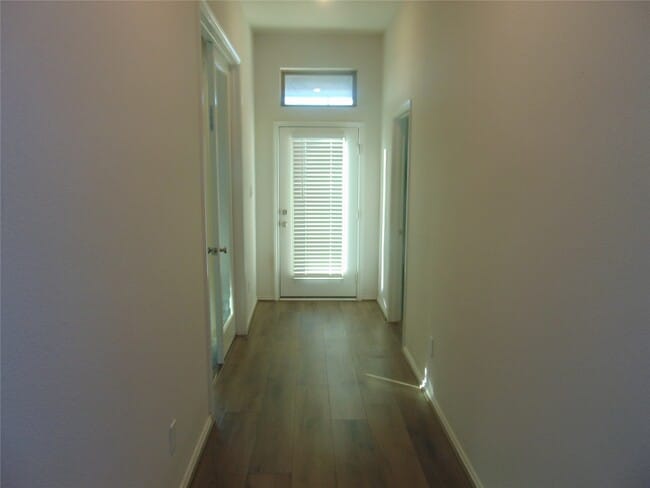 Building Photo - 24978 Tidmor Ln