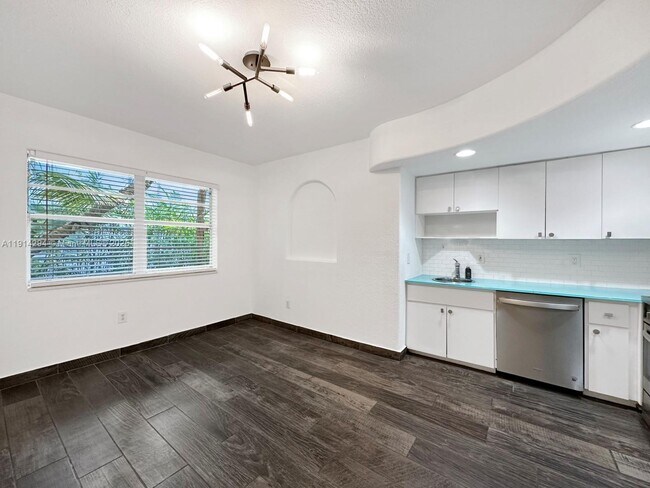 Building Photo - 901 Euclid Ave