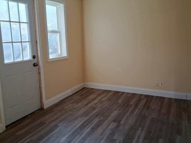 Building Photo - 2015 Berkshire Cir