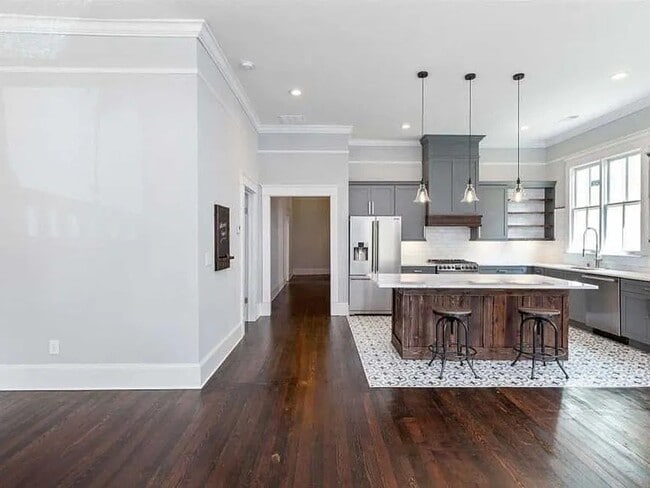 Building Photo - 632 Grady Pl SW