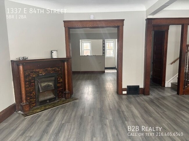 Building Photo - 1337 E 84th St