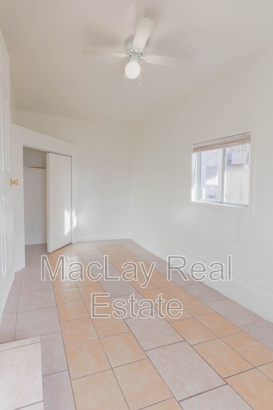 Building Photo - 2032 W Adams St