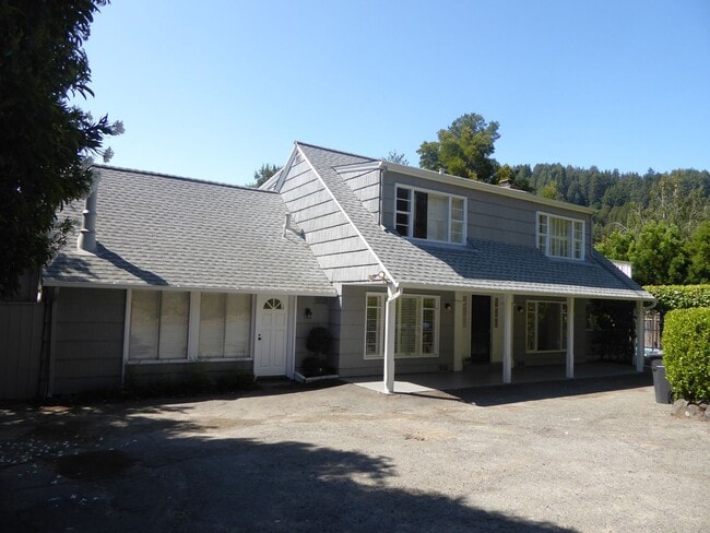 Building Photo - SPACIOUS AND SECLUDED THREE BED / TWO BATH HOME IN ROSS WITH POOL