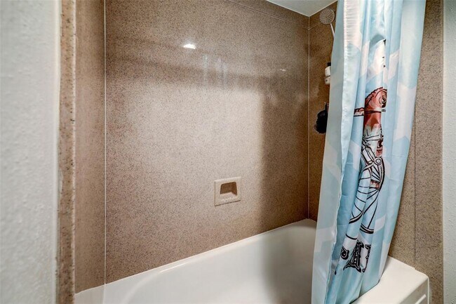 Building Photo - 1860 White Oak Dr