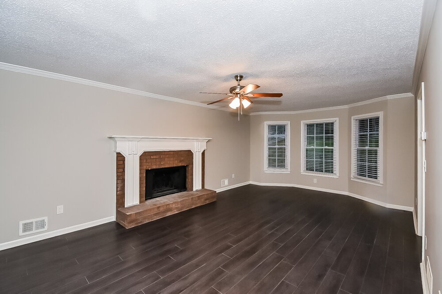 Building Photo - 2466 Zachary Woods Dr NW