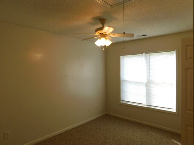 Building Photo - 111 Jerrett Ln