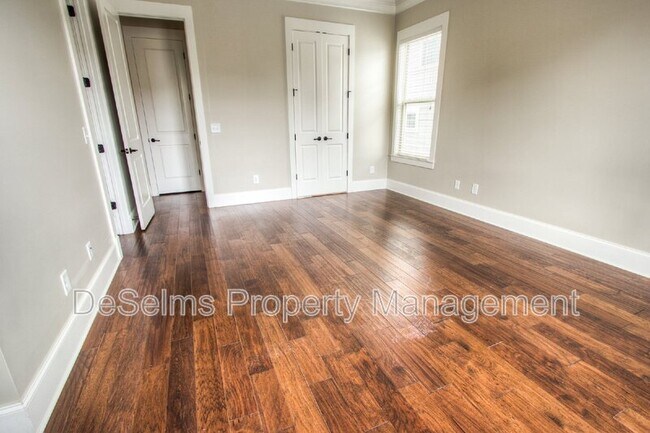 Building Photo - 3125 Hazelton Dr