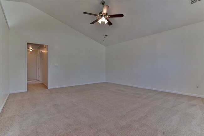Building Photo - 321 Legend Oaks Dr