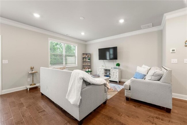 Building Photo - 2170 Trelipe Dr