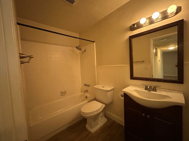 Building Photo - 316 W 4th Ave