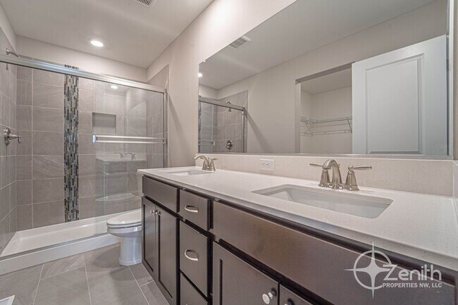 Building Photo - 7020 NE 156th Pl