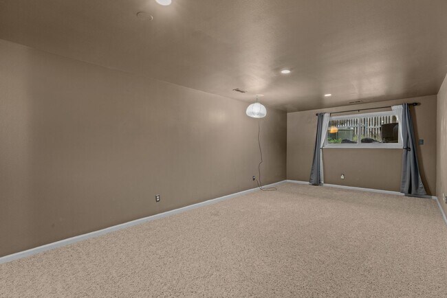 Building Photo - 1558 Greenbriar Blvd