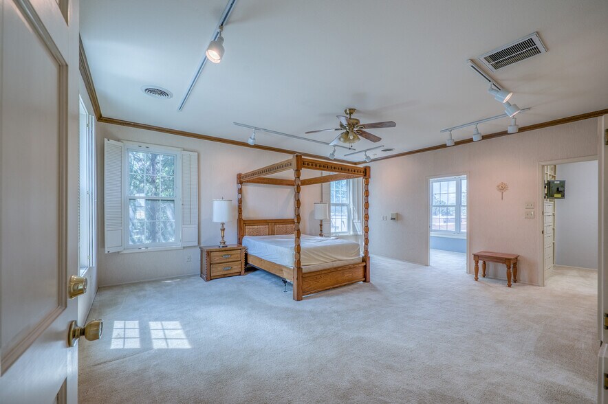 Building Photo - 2611 N Kentucky Ave