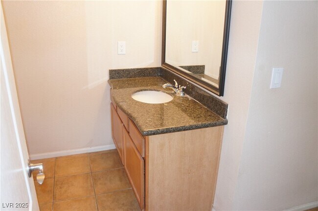 Building Photo - 3145 E Flamingo Rd