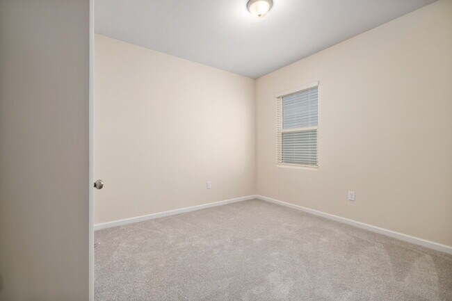 Building Photo - One level ranch house with 4 bedroom in Raleigh