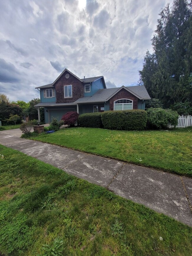 Building Photo - Charming and Spacious 3BB/2.5BA home for rent!  AVAILABLE NOW