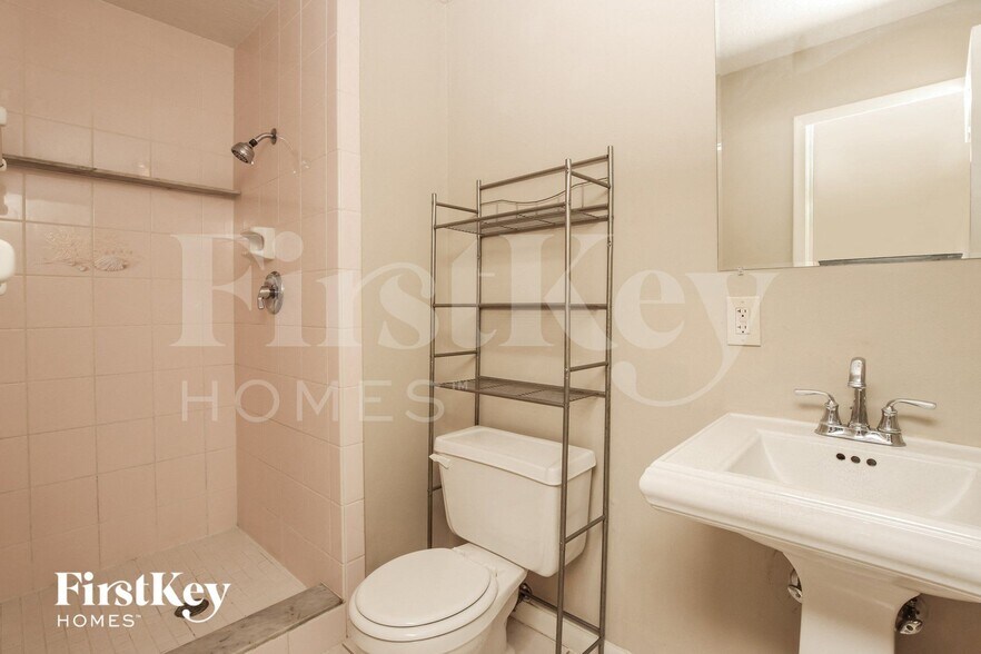 Building Photo - 988 Cardon Dr