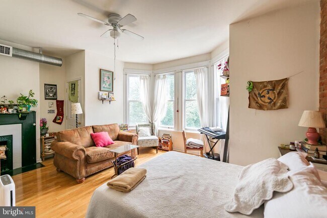Building Photo - 4813 Walton Ave