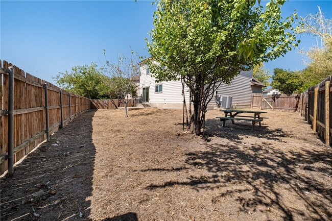 Building Photo - 8109 Verbank Villa