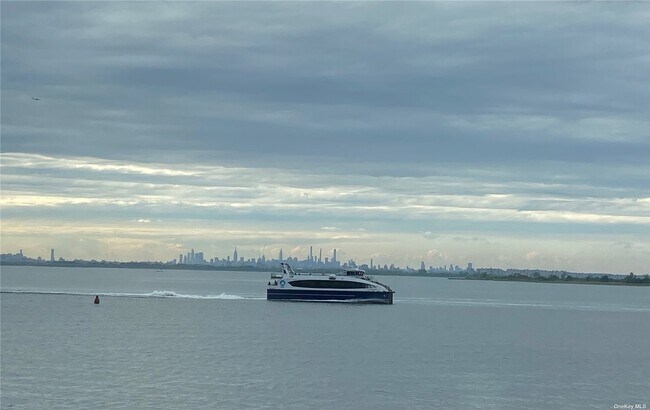 Building Photo - 328 B 147 St