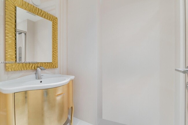 Building Photo - 18031 Biscayne Blvd