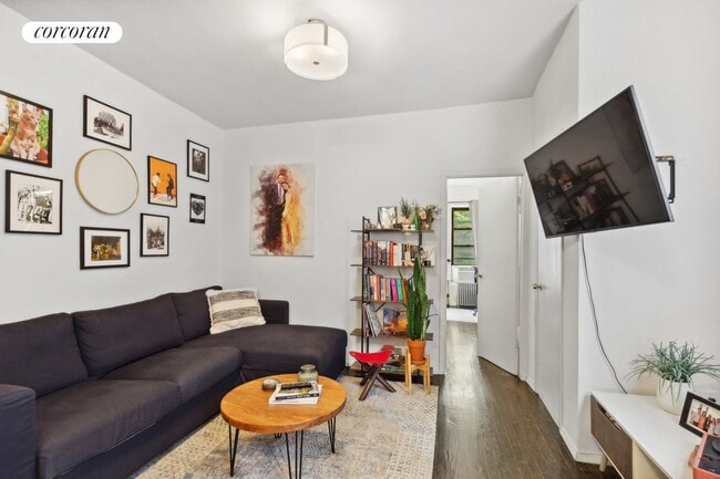 Primary Photo - 403 E 77th St