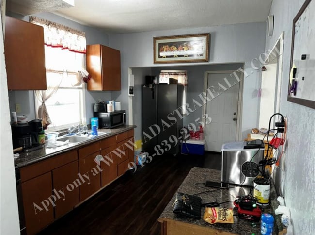 Building Photo - Cozy 3 Bed 1 Bath Home in KCK-Coming SOON!!