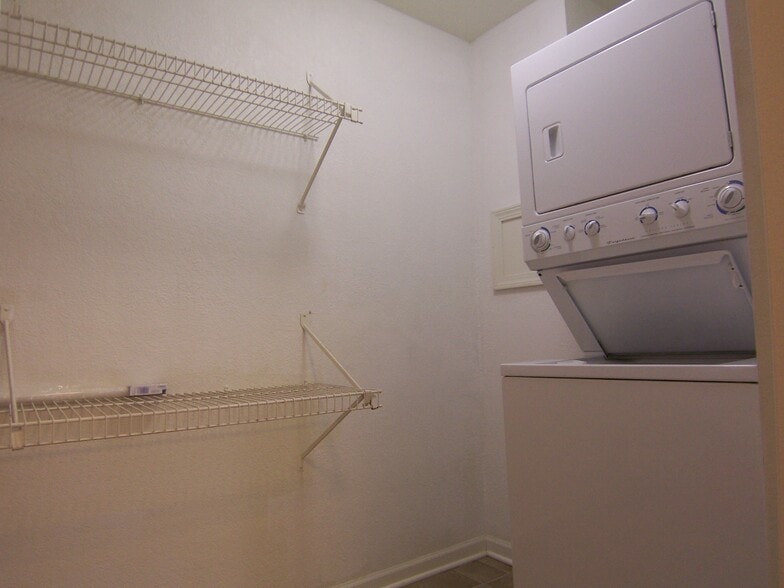 Laundry - 109 Fieldcrest St