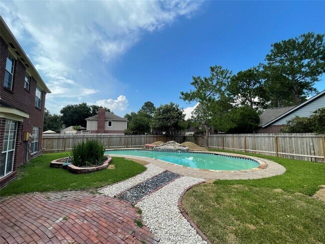 Building Photo - 14803 Silver Knight Ct