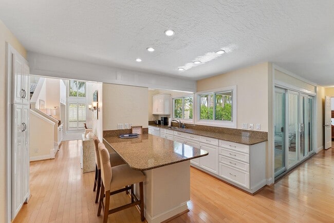 Building Photo - 107 Mako Ln
