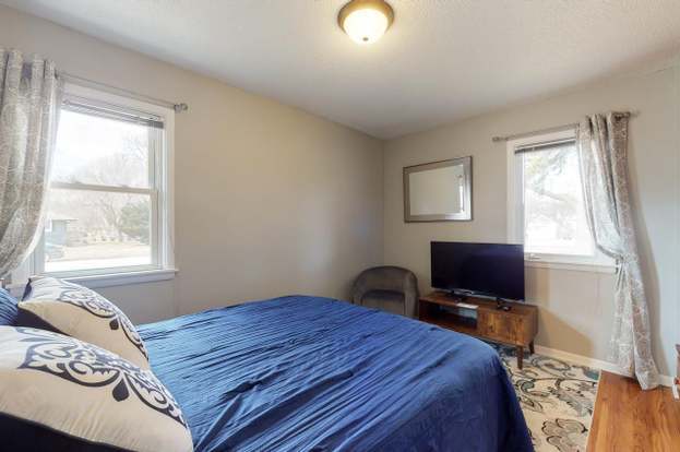 Building Photo - 1106 8th Ave SW