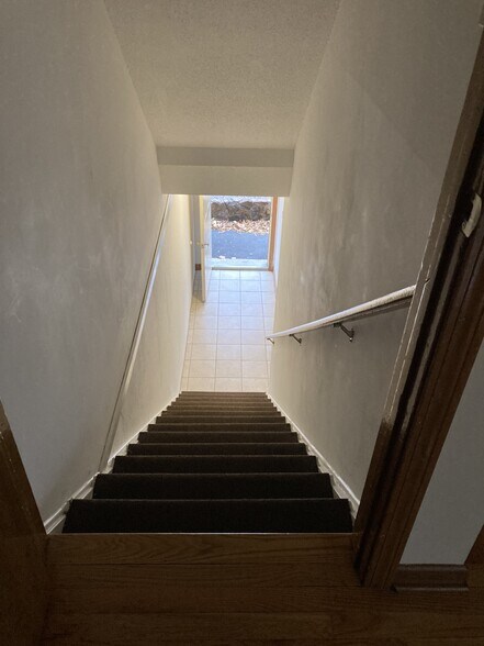 Building Photo - 30 Mansfield Dr